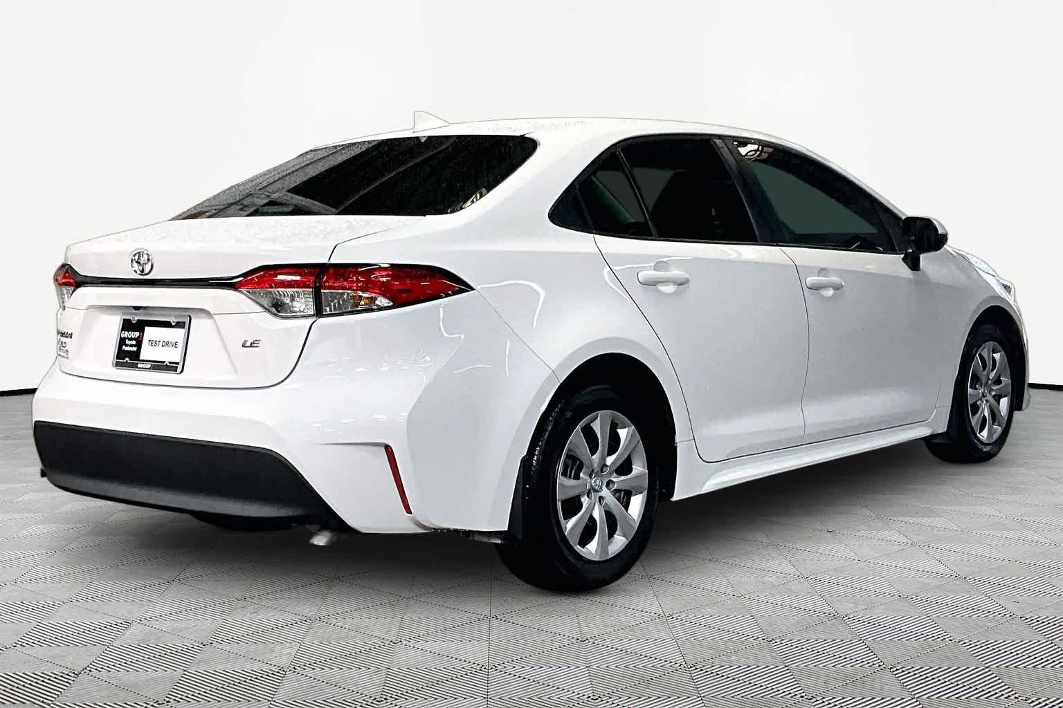 Used 2025 Ice Cap Toyota LE image 13