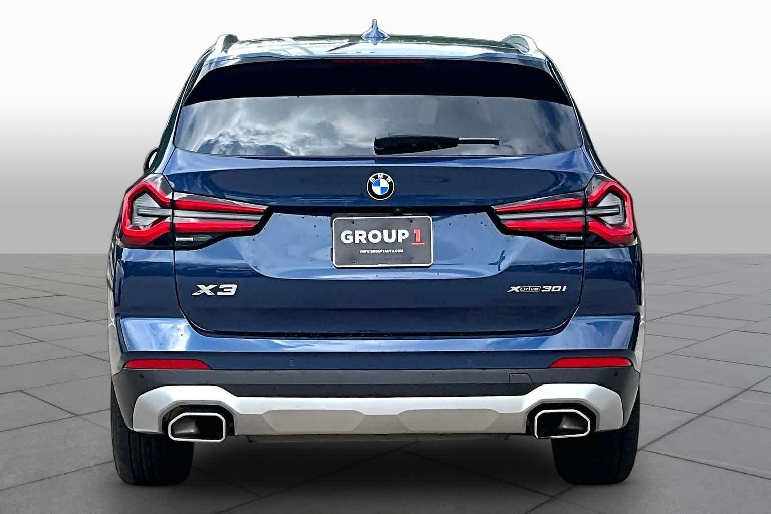 Used 2022 Phytonic Blue Metallic BMW xDrive30i image 4