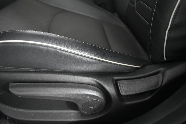 Used 2022 White Kia GT-Line image 31