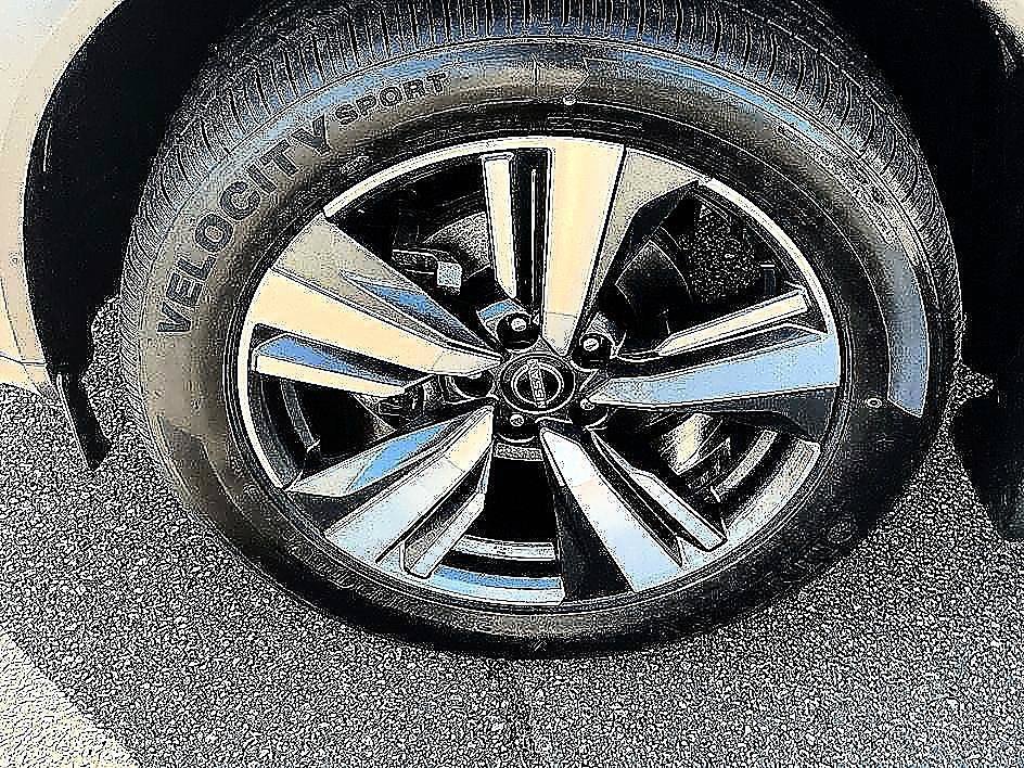 Used 2023 Brilliant Silver Metallic Nissan SV image 7