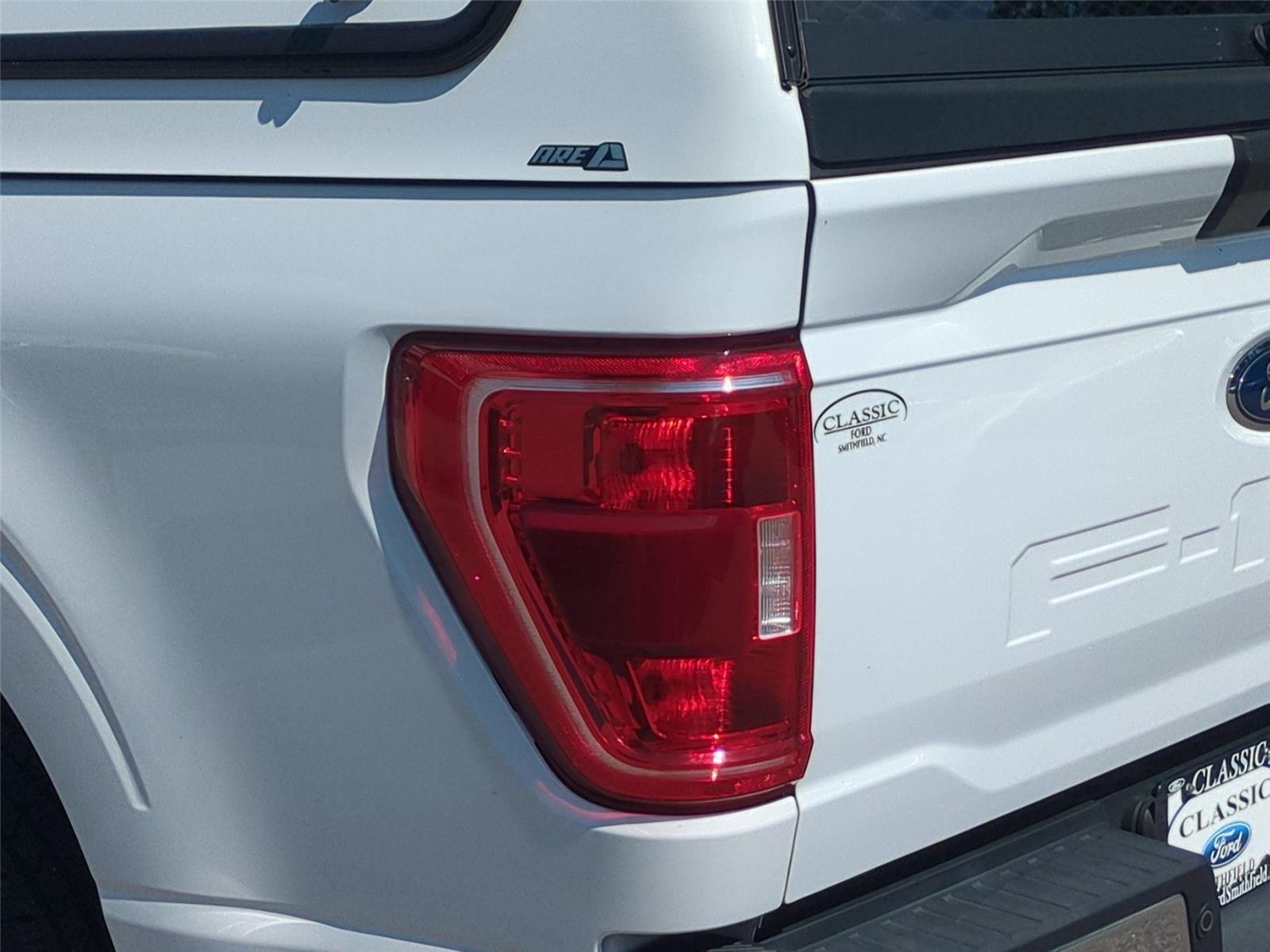 Used 2022 Oxford White Ford XLT image 12