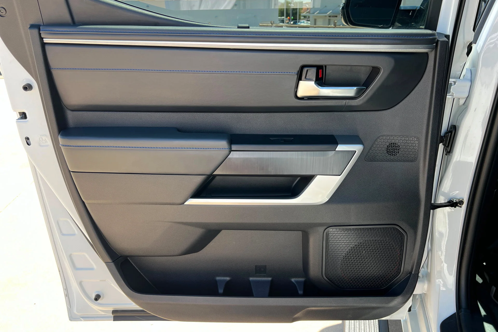 Used 2022 Wind Chill Pearl Toyota Platinum Hybrid image 18