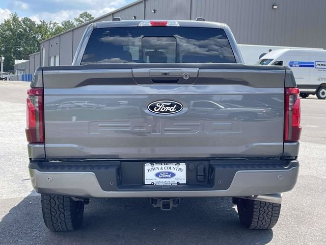 New 2026 Carbonized Gray Metallic Ford XLT image 25