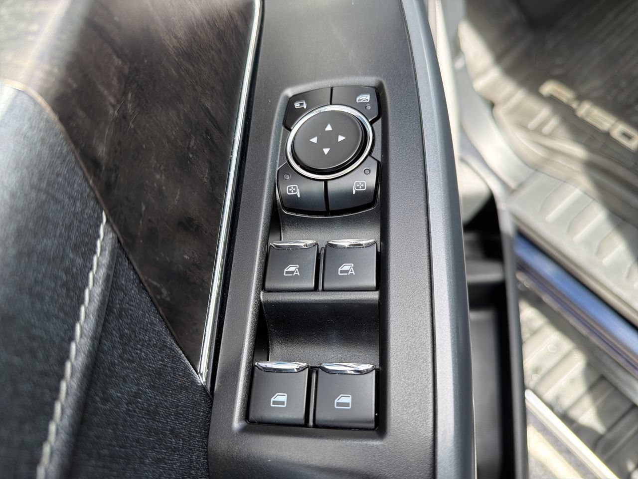 Used 2023 Black Ford LARIAT image 17