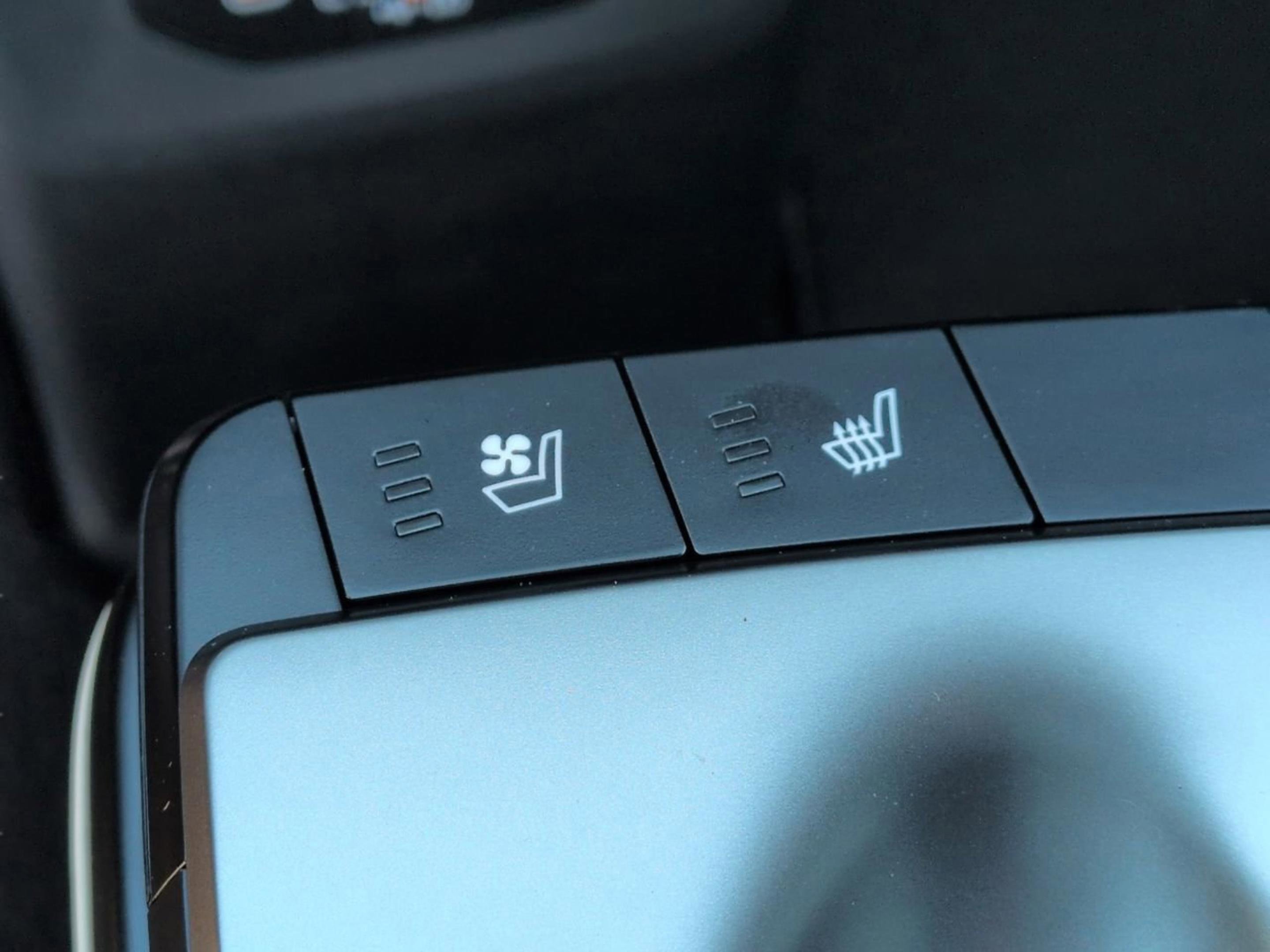 New 2026 Glacier White Pearl/Black Roof Kia GT-Line image 35