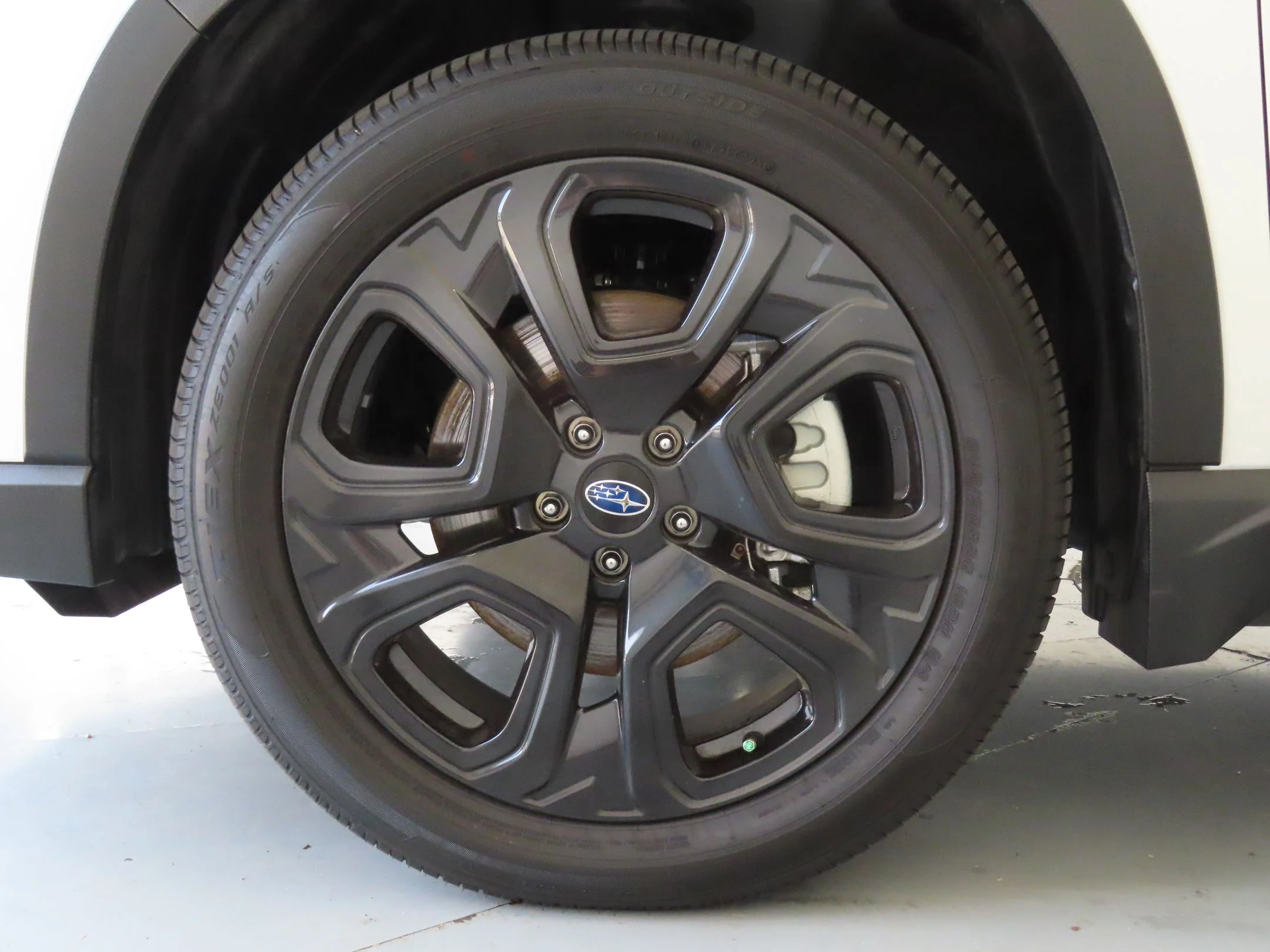 Certified Used 2025 White Subaru Onyx Edition Touring image 29