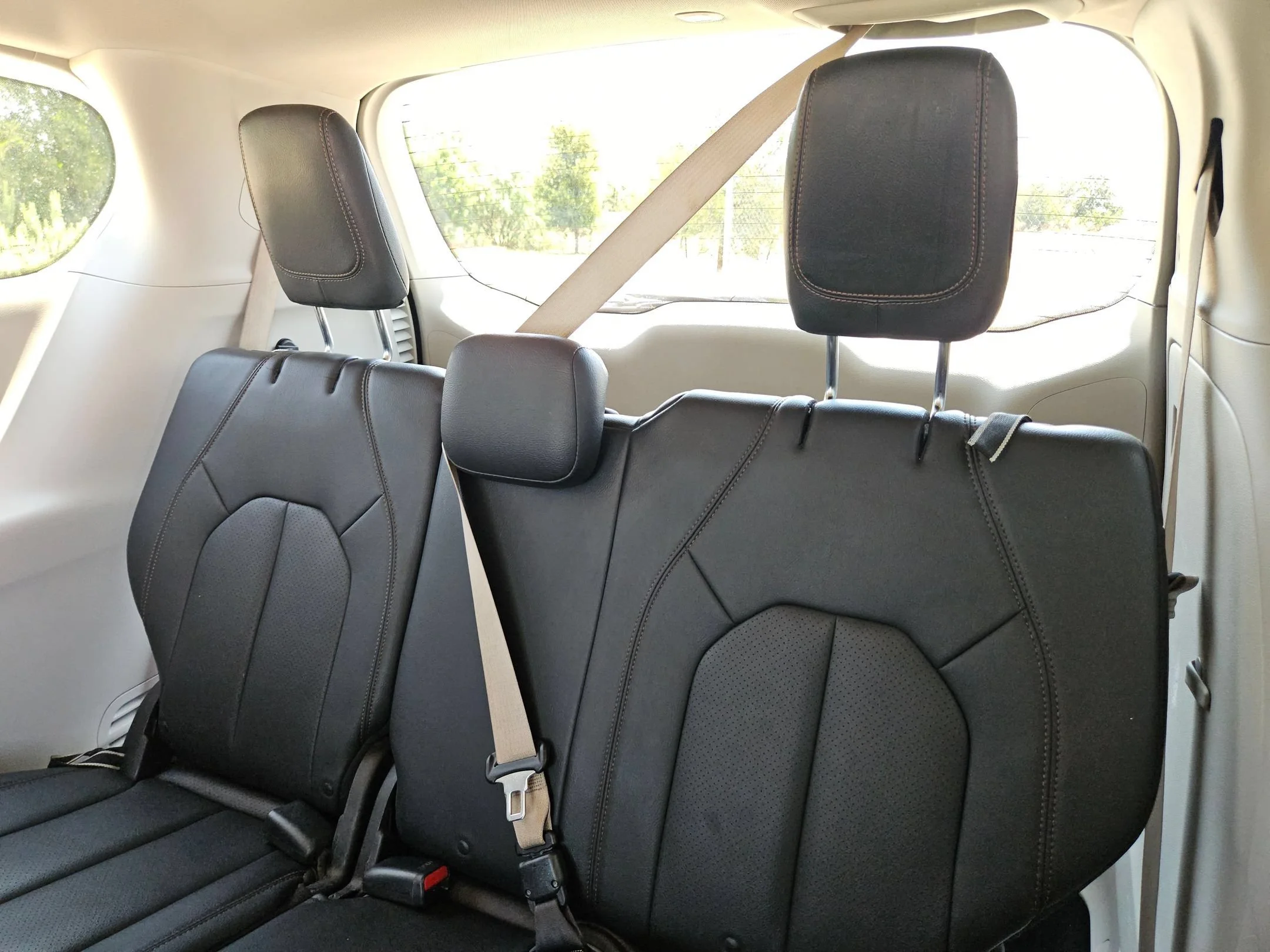 Used 2020 Silver Chrysler Touring L image 15