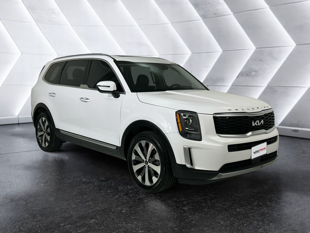 White 2022 Kia Telluride S AWD SUV / Crossover All-Wheel Drive