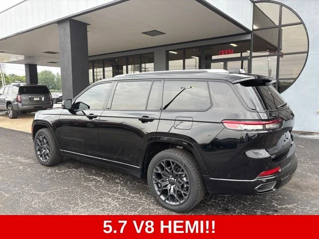 Used 2023 Black Jeep Summit image 5