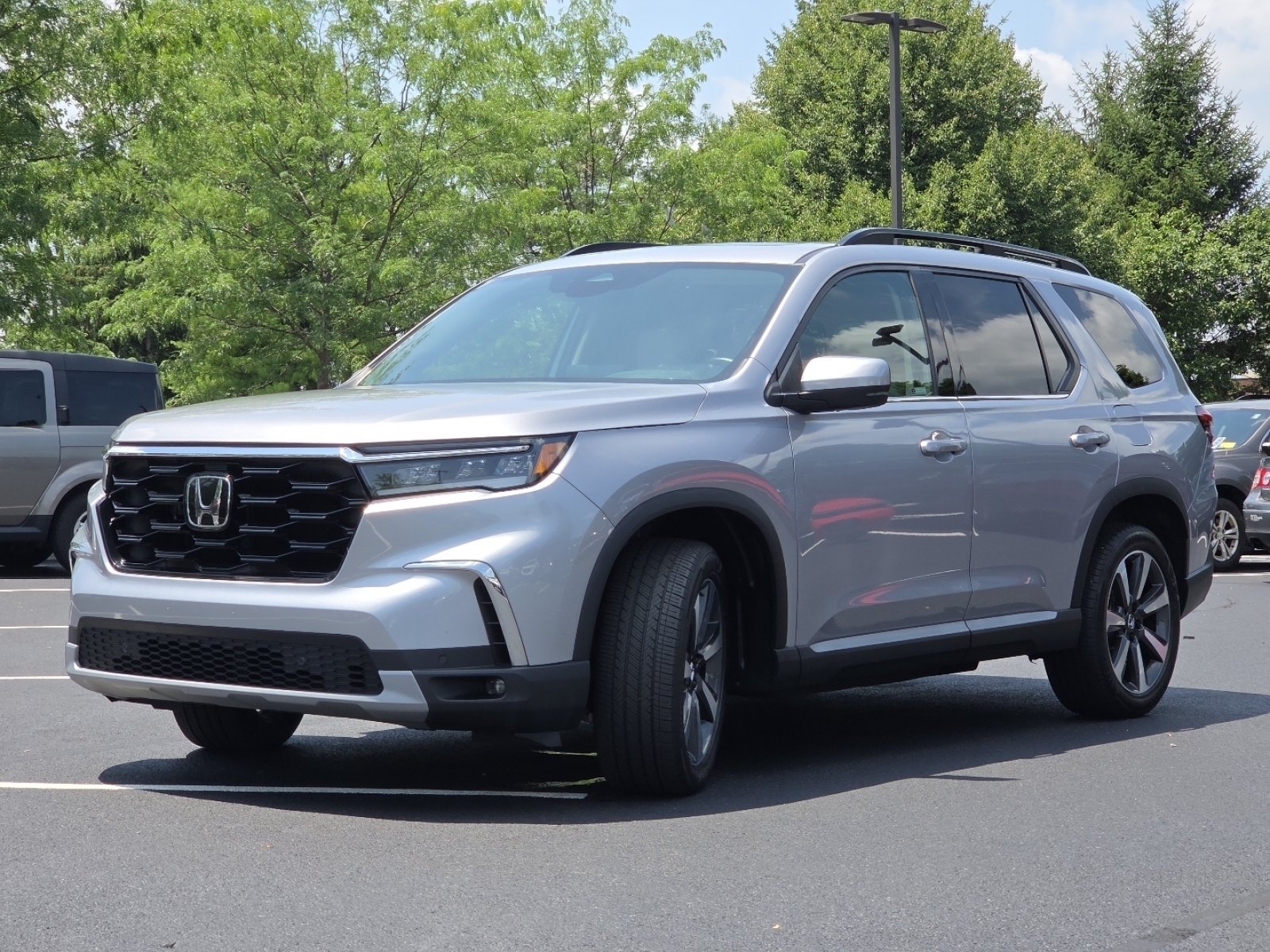 Certified Used 2023 Lunar Silver Metallic Honda Touring image 20