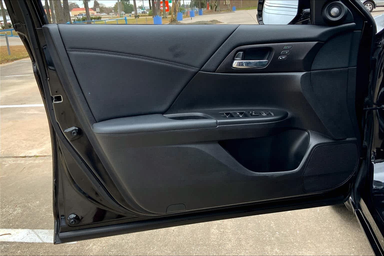 Used 2014 Crystal Black Pearl Honda EX-L image 19
