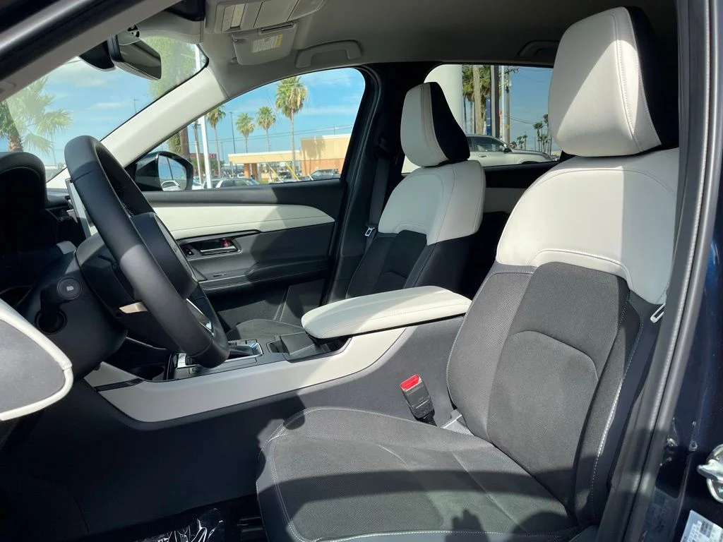 New 2026 Navy Blue Mica Mazda 2.5 S Select AWD image 18