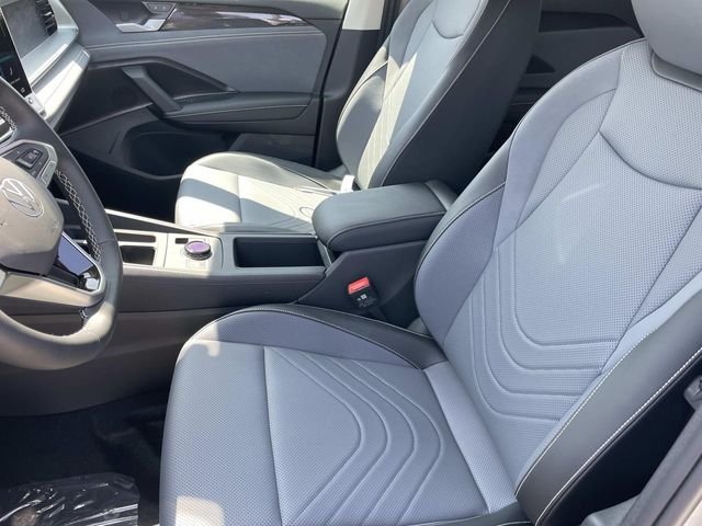 New 2026 Silver Volkswagen 2.0T SE image 20