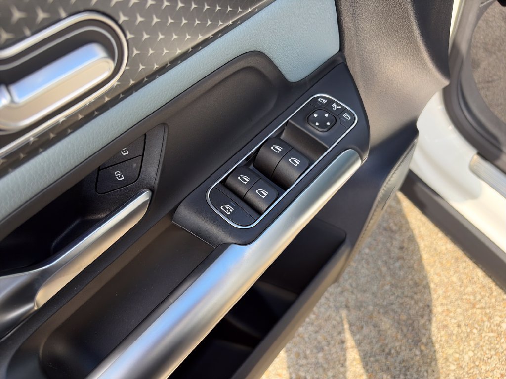 New 2026 Polar White Mercedes-Benz GLA 250 image 11