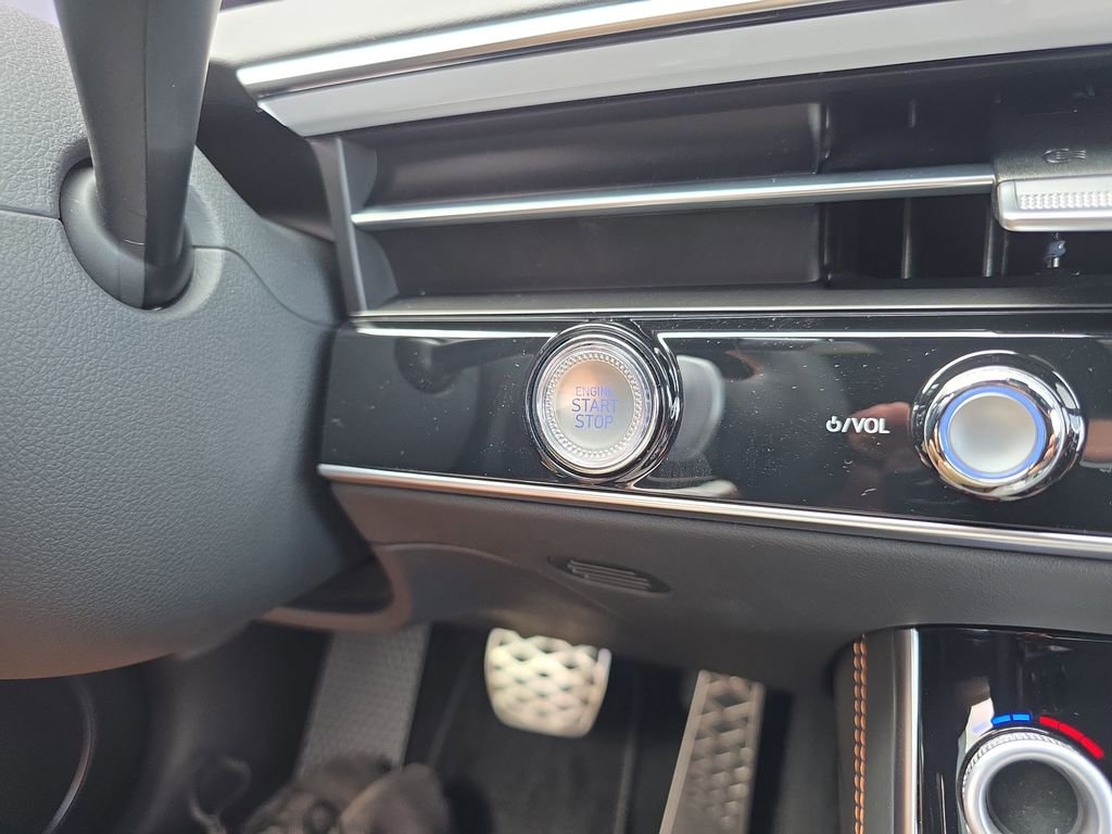 2026 GENESIS GV70 Sport Advanced - Photo 16