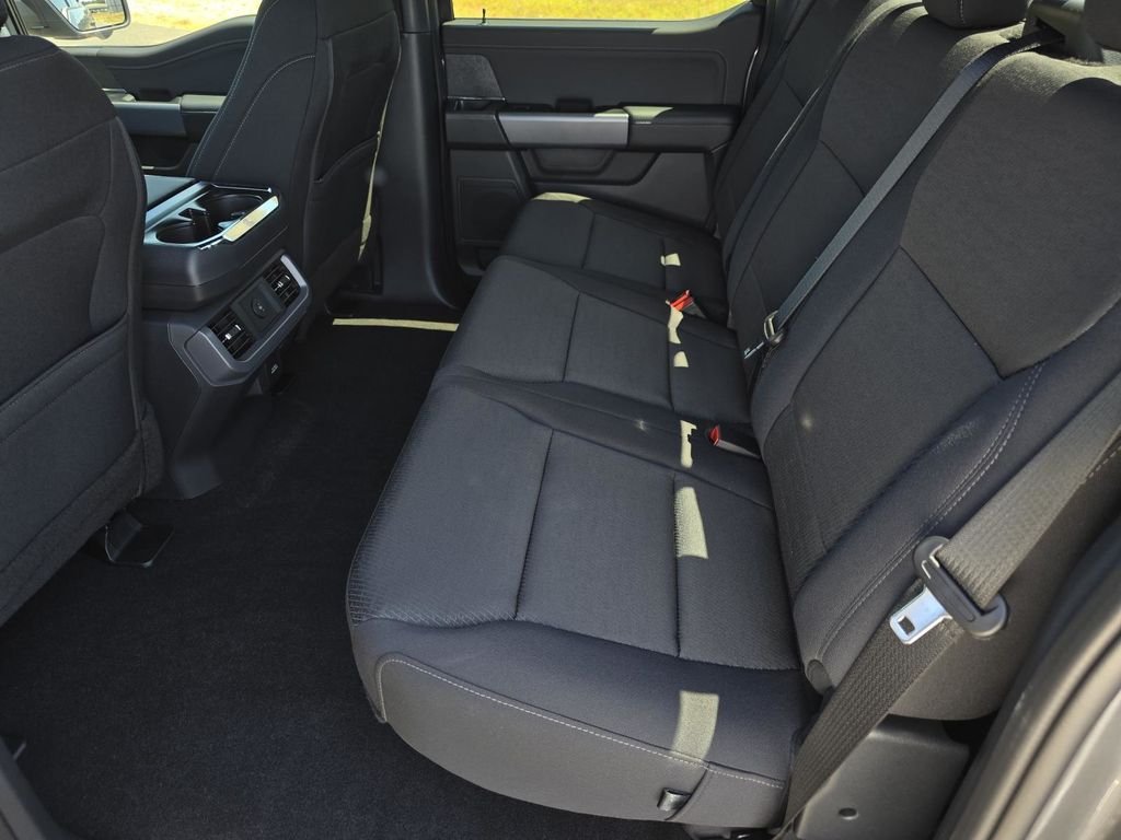 New 2026 Carbonized Gray Metallic Ford XLT image 27