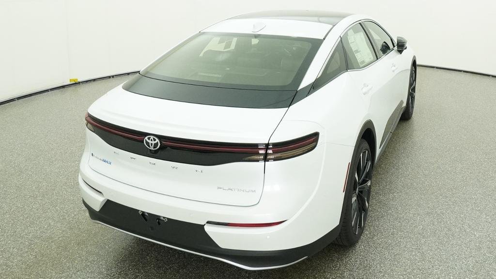 New 2026 Oxygen White Toyota Platinum image 23