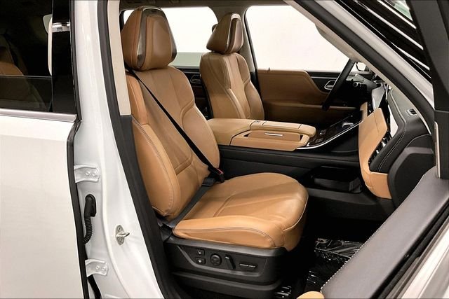 2025 INFINITI QX80 Sensory 4WD - Photo 8