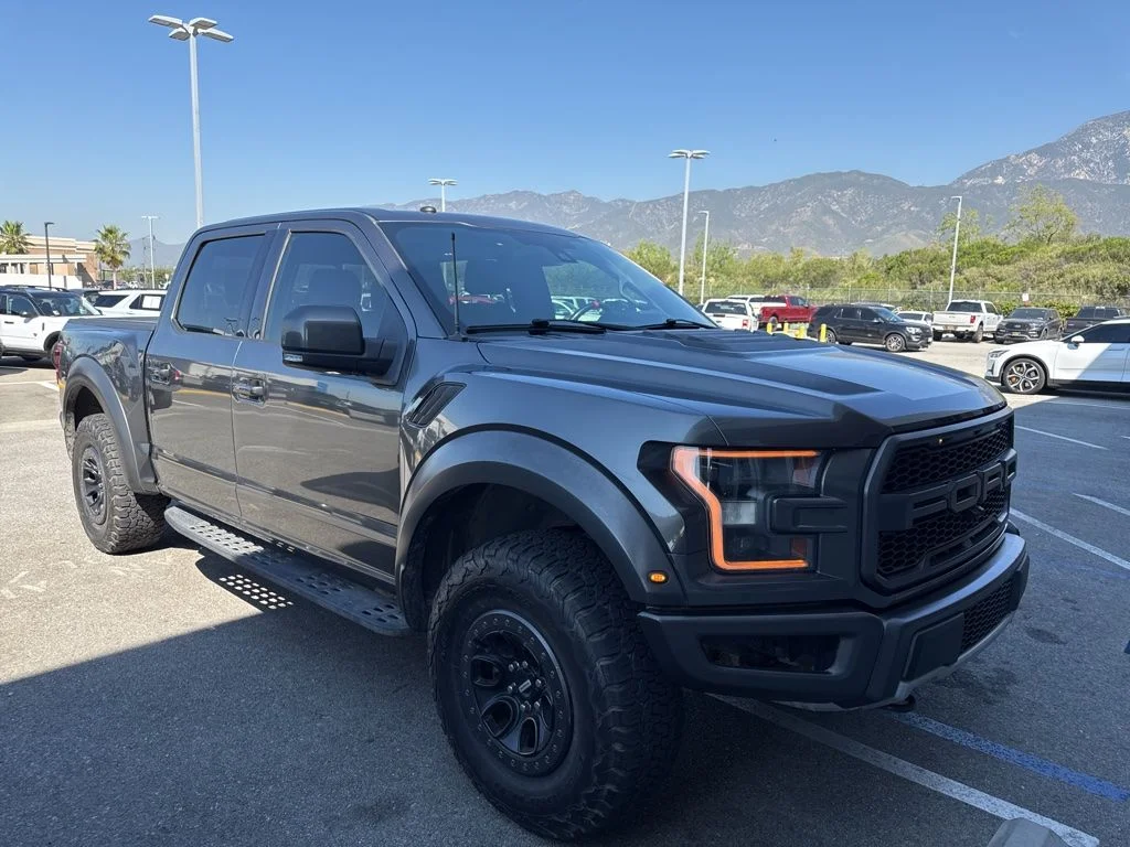 2017 Ford F-150 Raptor 4x4 SuperCrew 5-1/2 Box's photo