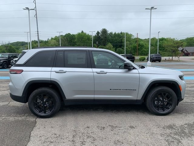 New 2026 Silver Zynith Jeep Altitude image 8