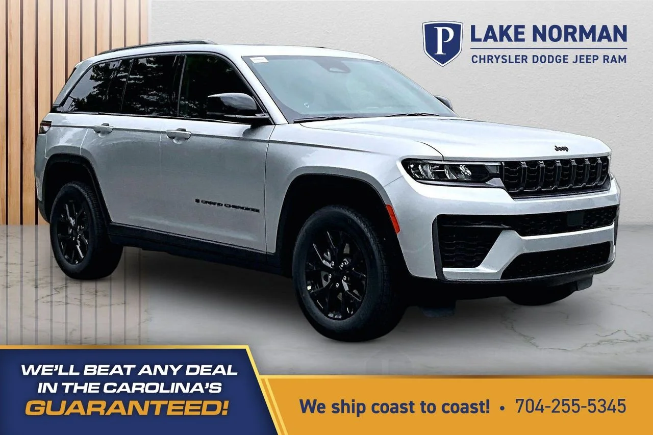 New 2026 Silver Zynith Exterior Paint Jeep Altitude image 1