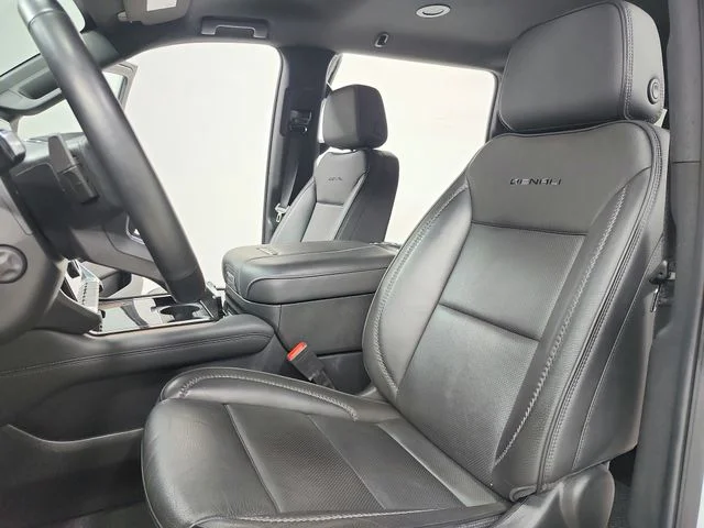Used 2025 White GMC Denali image 20