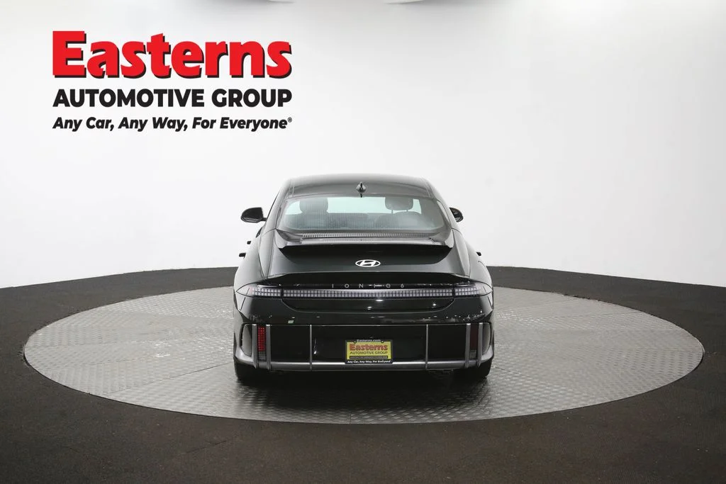 Used 2023 Green Hyundai SEL image 36