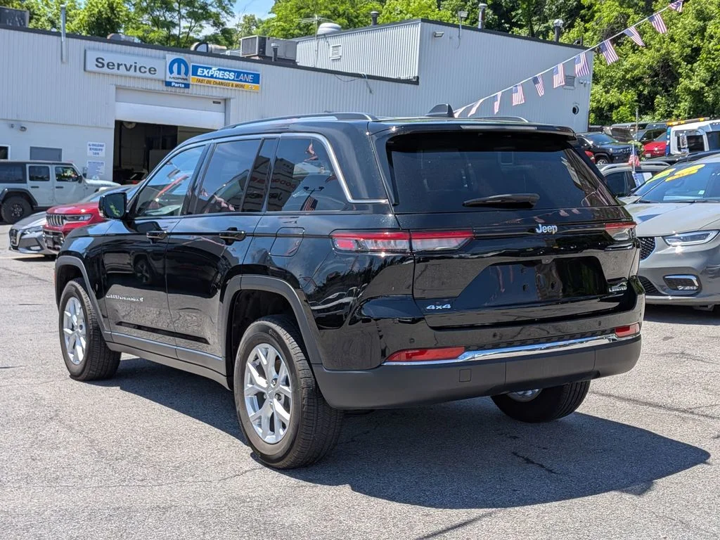 Used 2023 Black Jeep Limited image 10