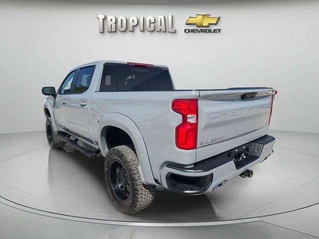 Used 2025 Slate Gray Metallic Chevrolet RST image 3