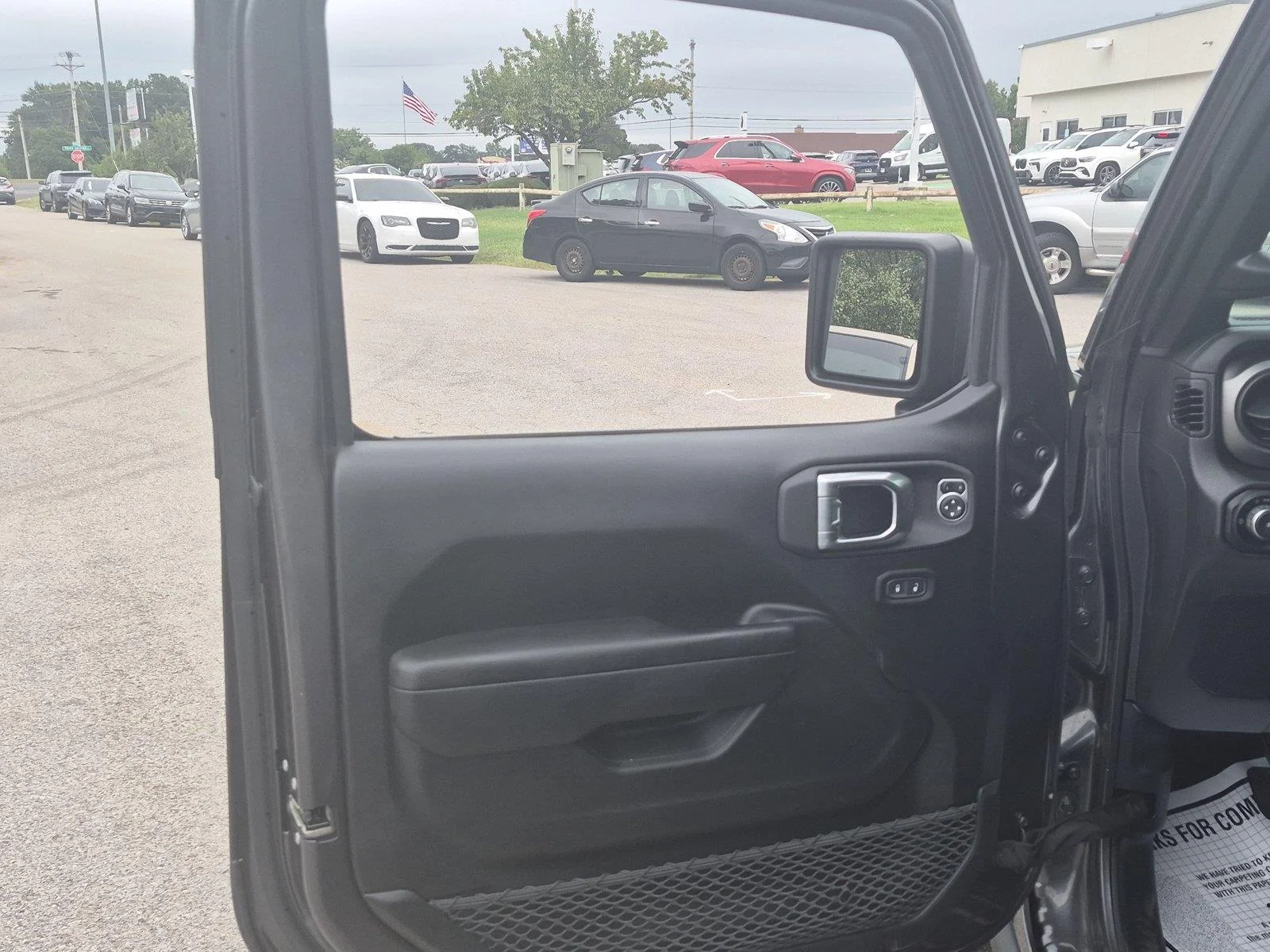 Used 2023 Granite Crystal Metallic Clearcoat Jeep Freedom image 14