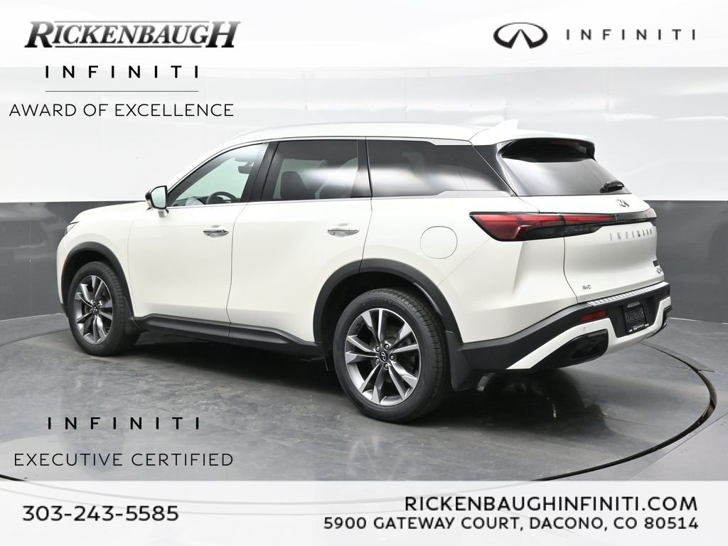 Certified Used 2023 White INFINITI LUXE image 4