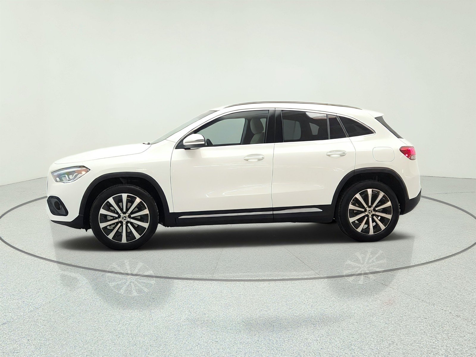 Certified Used 2023 Polar White Mercedes-Benz GLA 250 4MATIC® SUV image 8