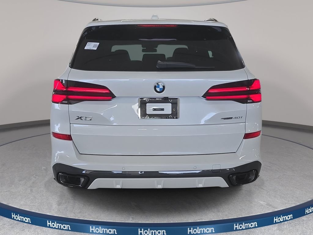 New 2026 Mineral White Metallic BMW sDrive40i image 5
