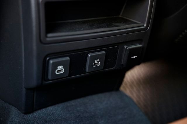 2026 Jaguar F-Pace R-Dynamic S - Photo 30