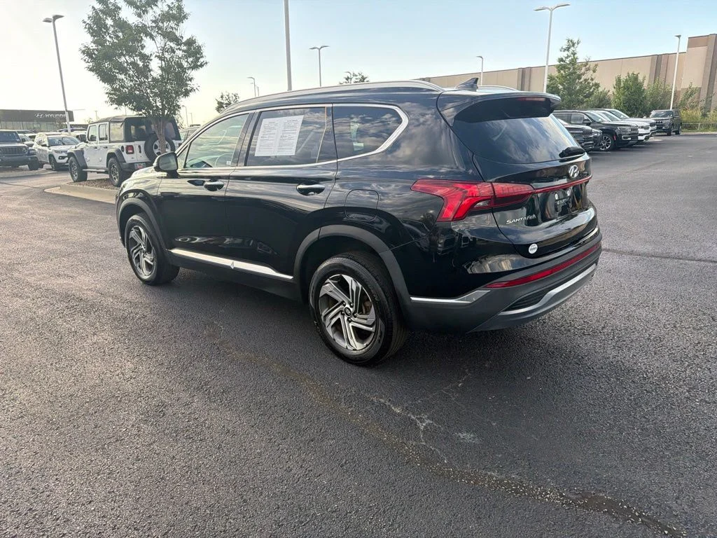 Used 2023 Black Hyundai SEL image 5