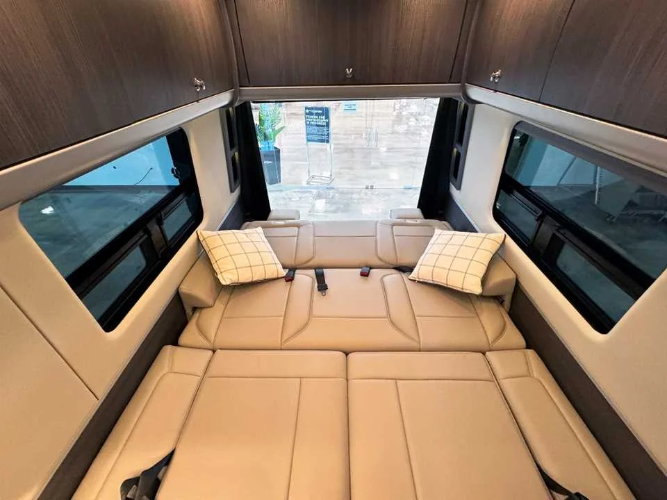 New 2025 Tenorite Gray Metallic AIRSTREAM  image 45