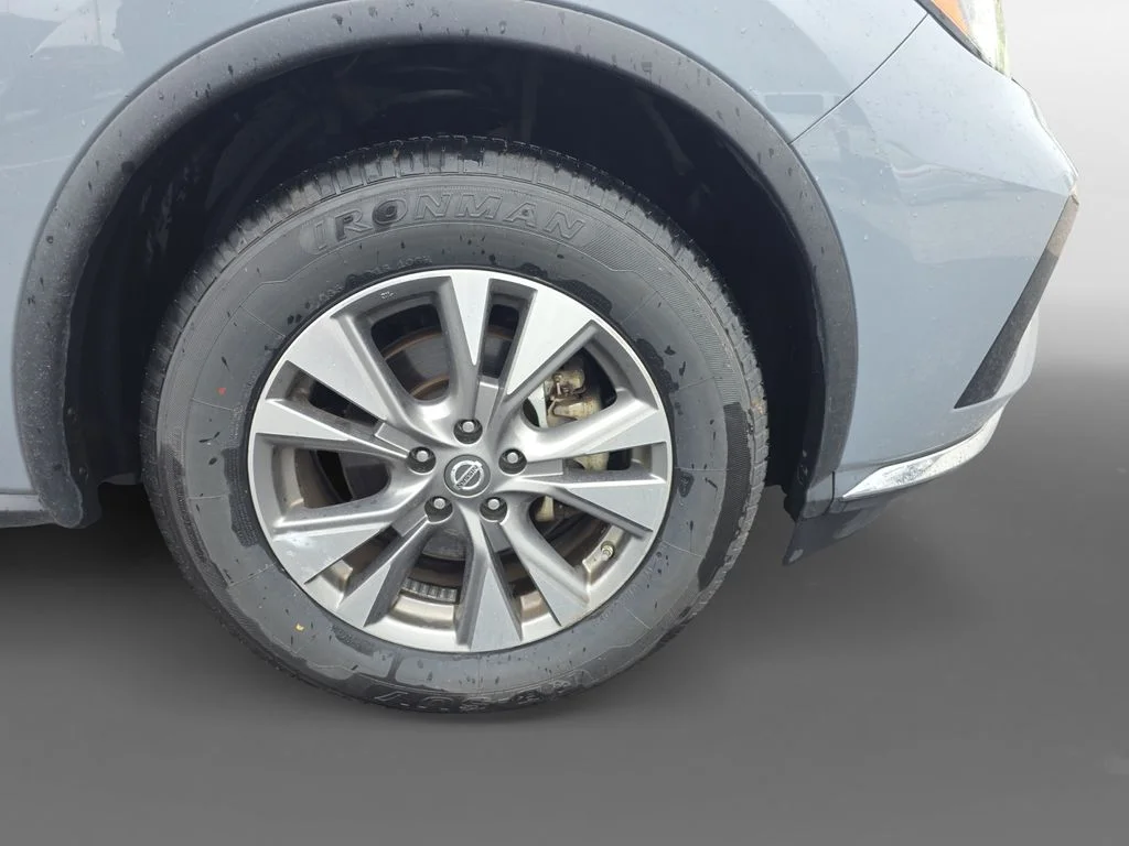 Used 2023 Gray Nissan SL image 10