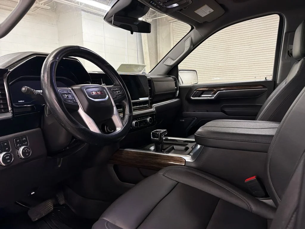 Certified Used 2025 White GMC Elevation image 6