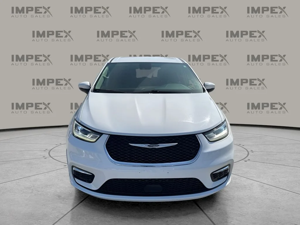 Used 2023 White Chrysler Touring L image 8