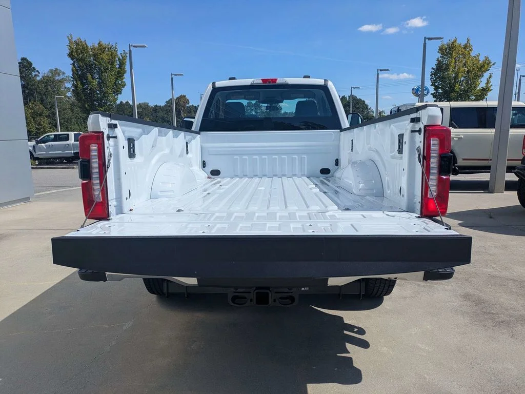 New 2027 Oxford White Ford XL image 6