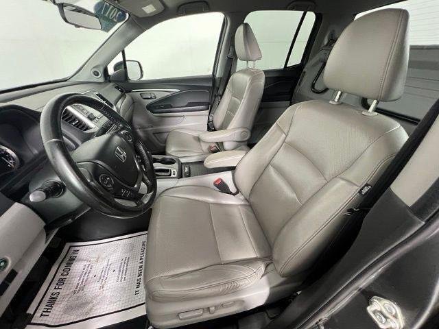 Certified Used 2017 Forest Mist Metallic Honda RTL image 15