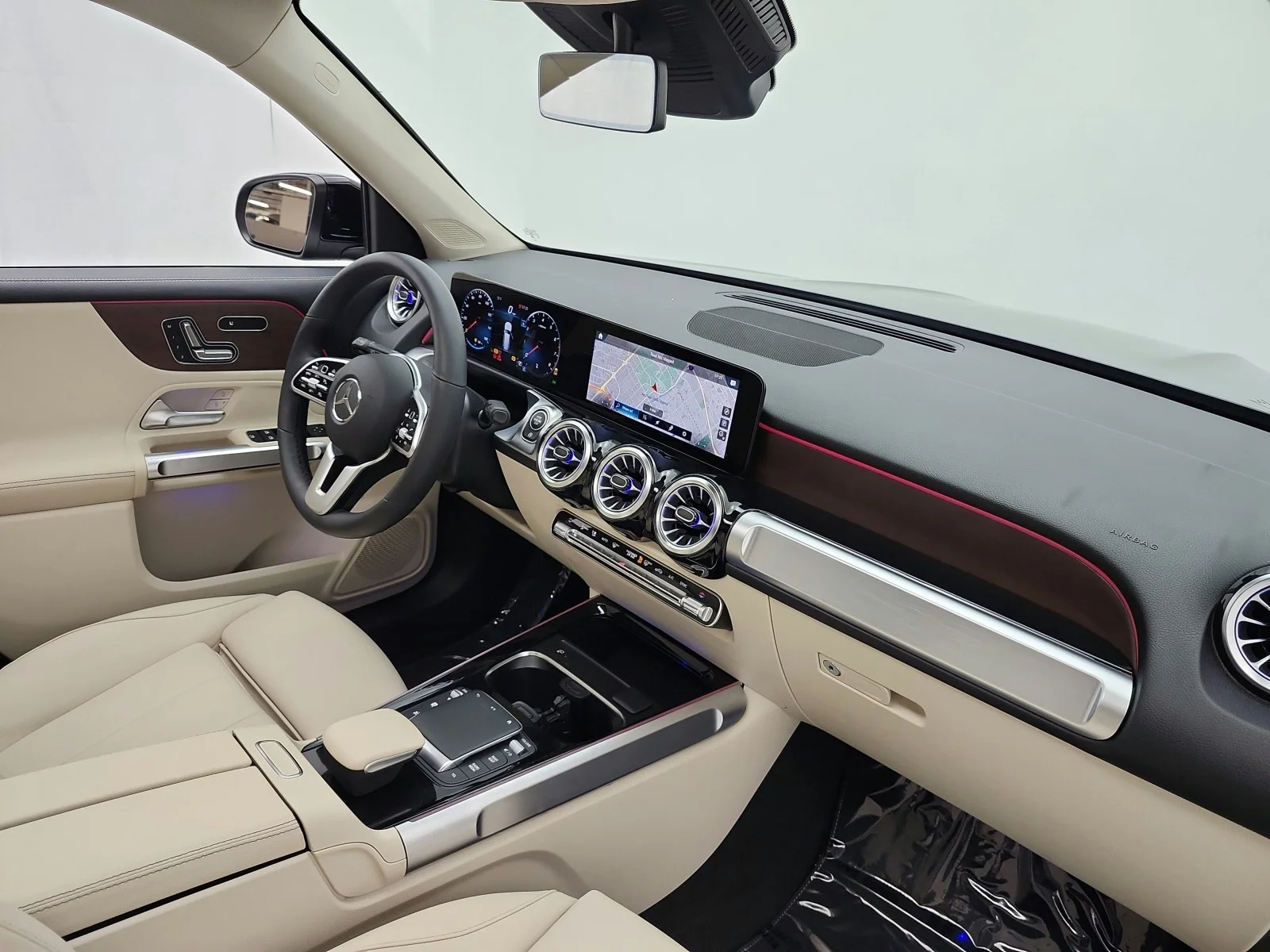 Used 2023 Night Black Mercedes-Benz GLB 250 SUV image 19