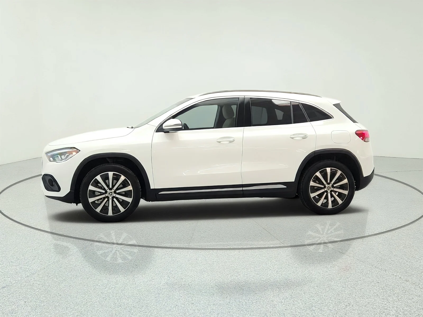 Certified Used 2023 Polar White Mercedes-Benz GLA 250 4MATIC® SUV image 8