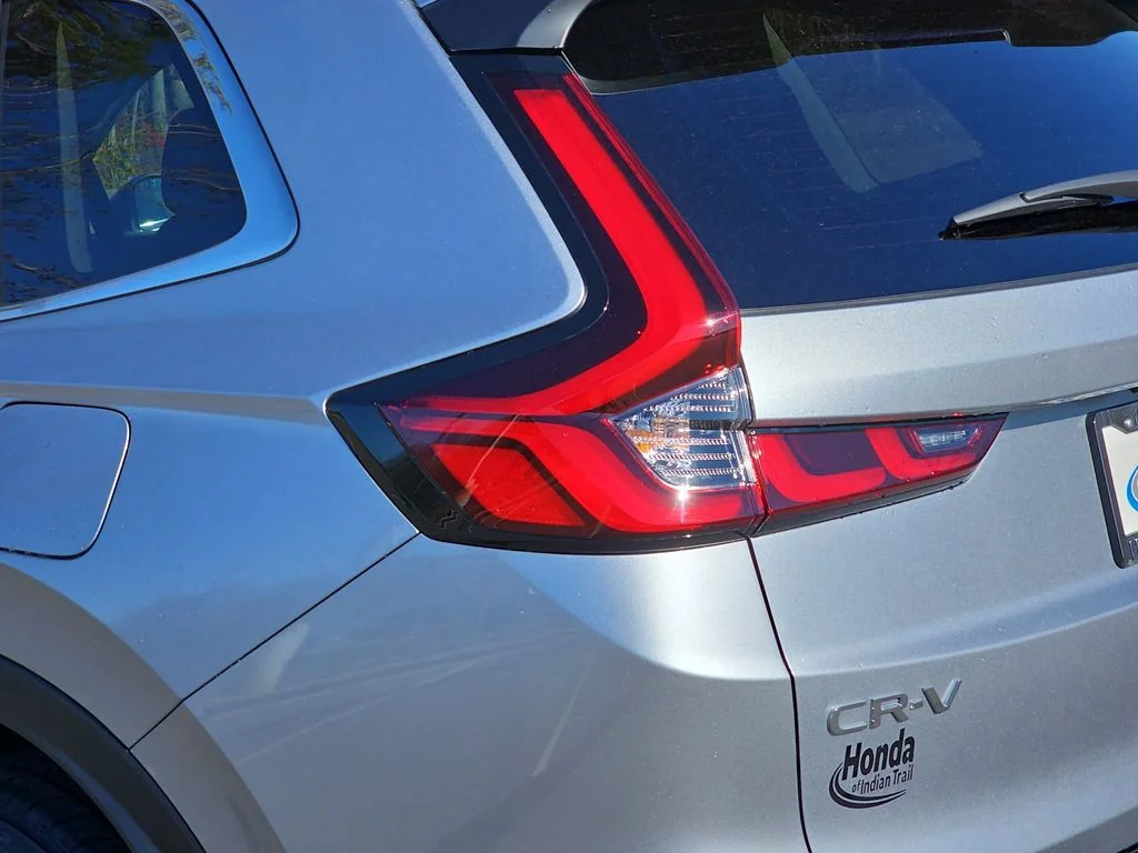 Used 2026 Solar Silver Metallic Honda EX-L image 30