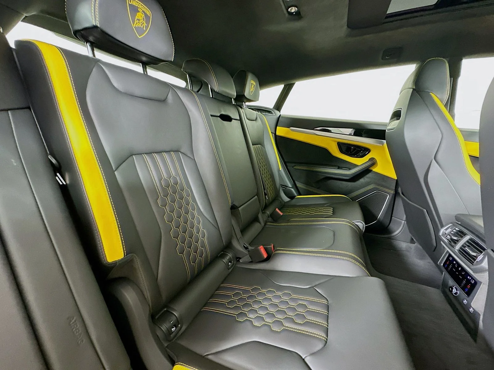 Used 2025 Yellow Lamborghini  image 37