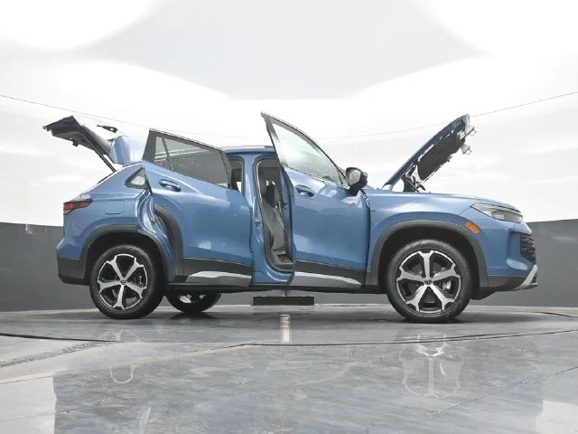 Certified Used 2026 Blue Volkswagen SE image 31