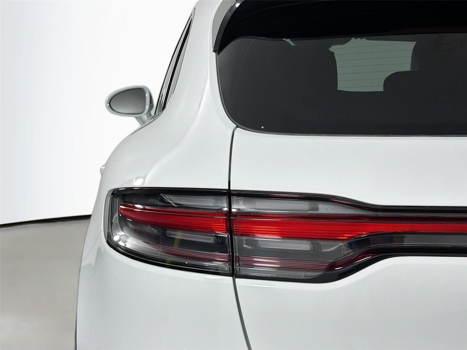 2025 Porsche Macan S - Photo 16