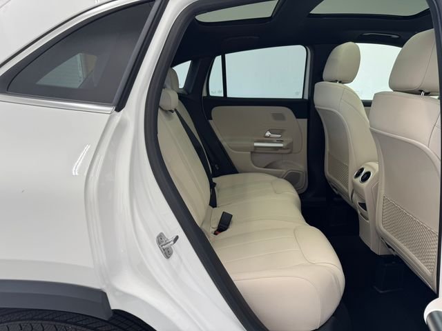 New 2026 Polar White Mercedes-Benz GLA 250 image 21