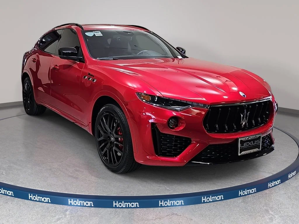 Used 2022 Red Maserati Modena image 4