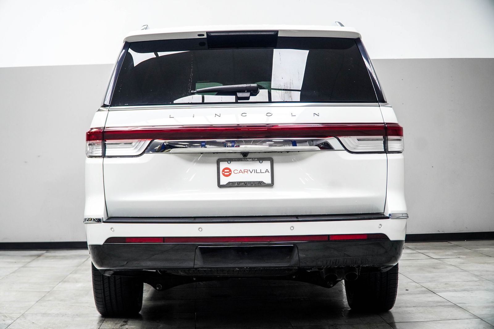 Used 2023 White Lincoln Reserve image 11